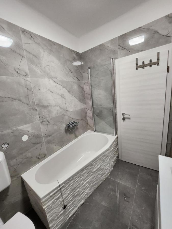 Airport Split Apartment Kastel Stafilic Ngoại thất bức ảnh