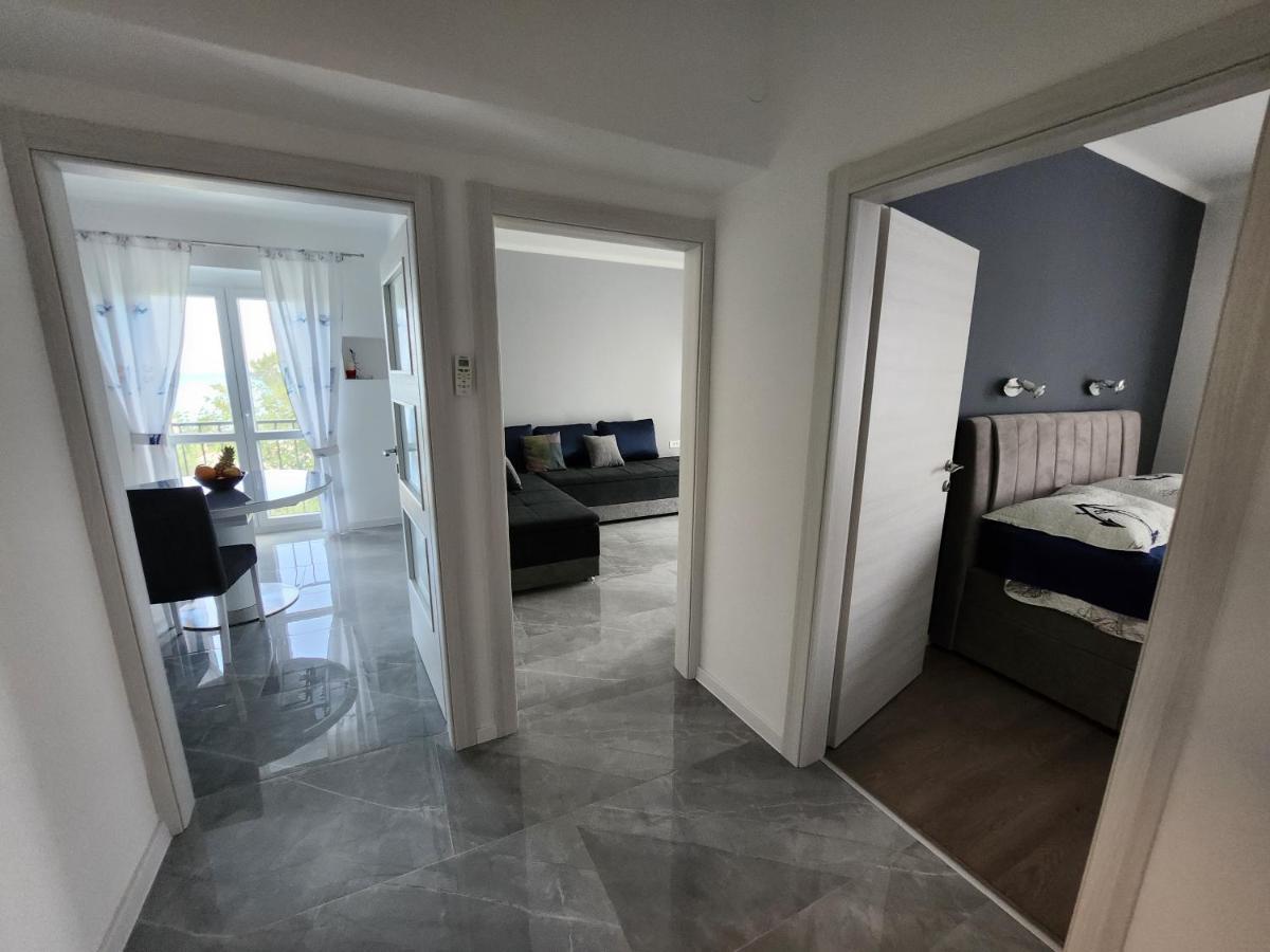 Airport Split Apartment Kastel Stafilic Ngoại thất bức ảnh