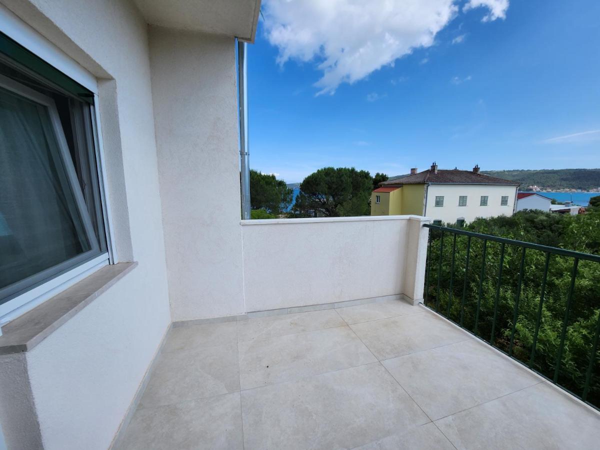 Airport Split Apartment Kastel Stafilic Ngoại thất bức ảnh